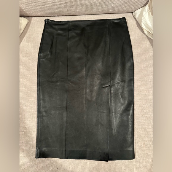 Bebe - Picture 3 of 11